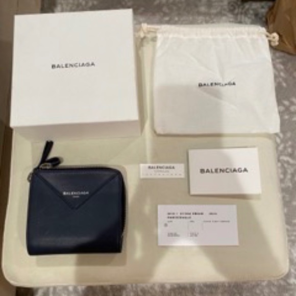 Authentic Balenciaga Wallet - Picture 1 of 8